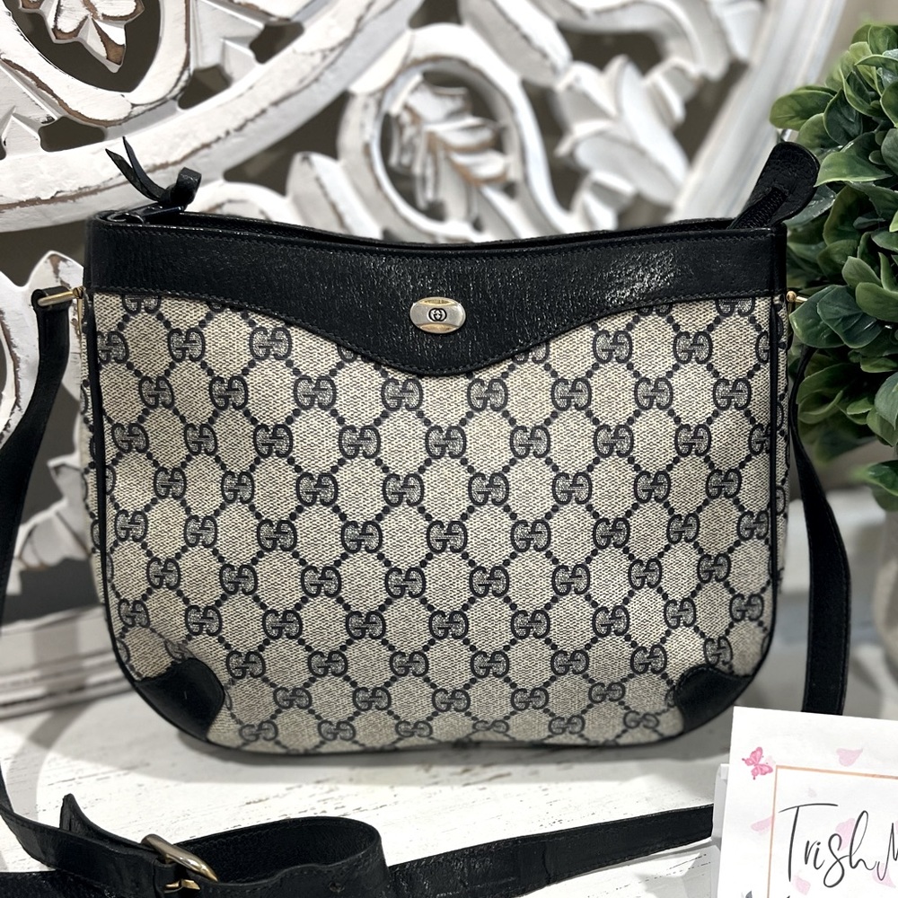 Authenticated Gucci GG Supreme Crossbody Bag from Gucci Accessory Collection